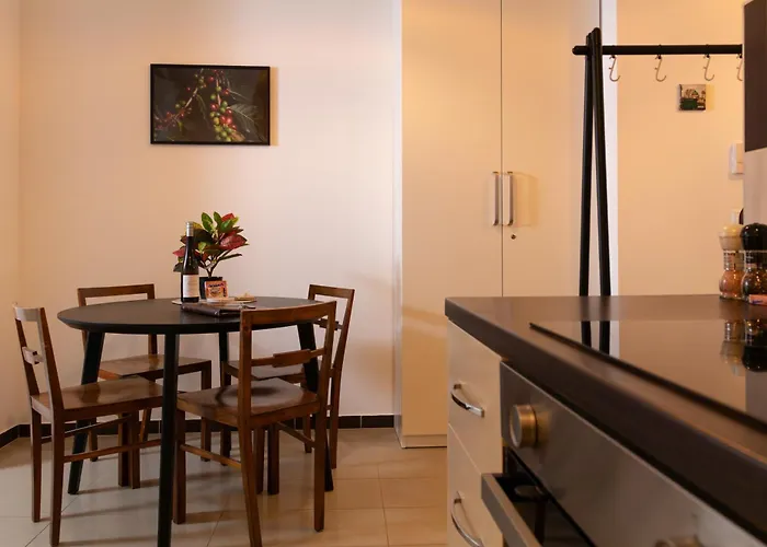 Bean - Familienapartment Nahe Der U-bahn Mit Dschungelterrasse